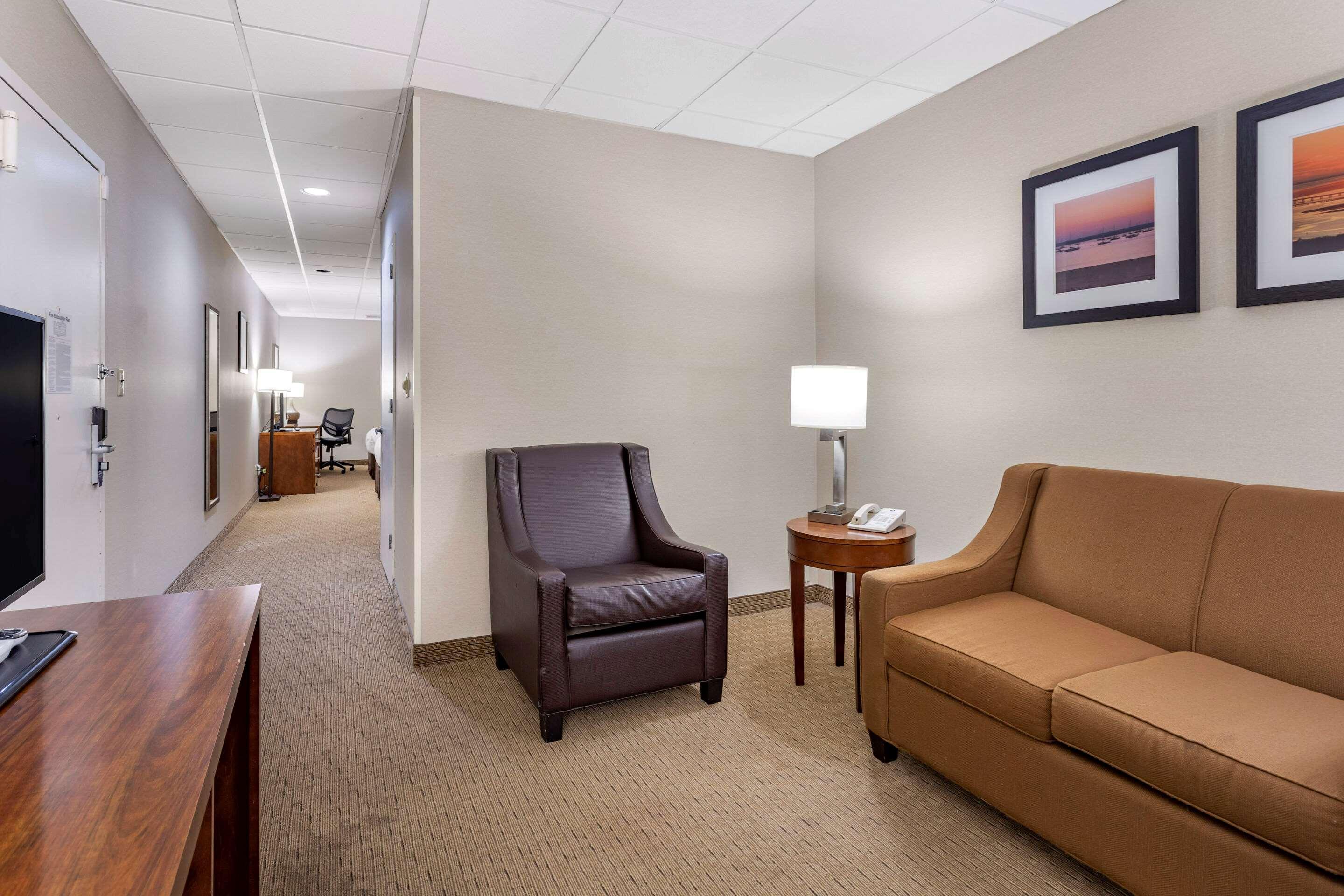 Comfort Inn Syosset-Long Island Buitenkant foto