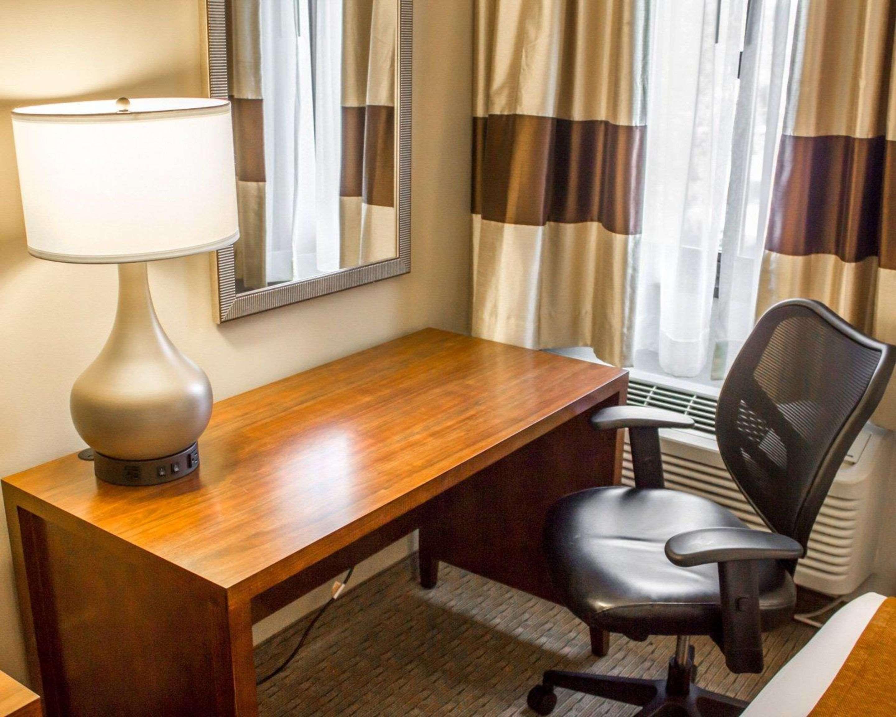 Comfort Inn Syosset-Long Island Buitenkant foto